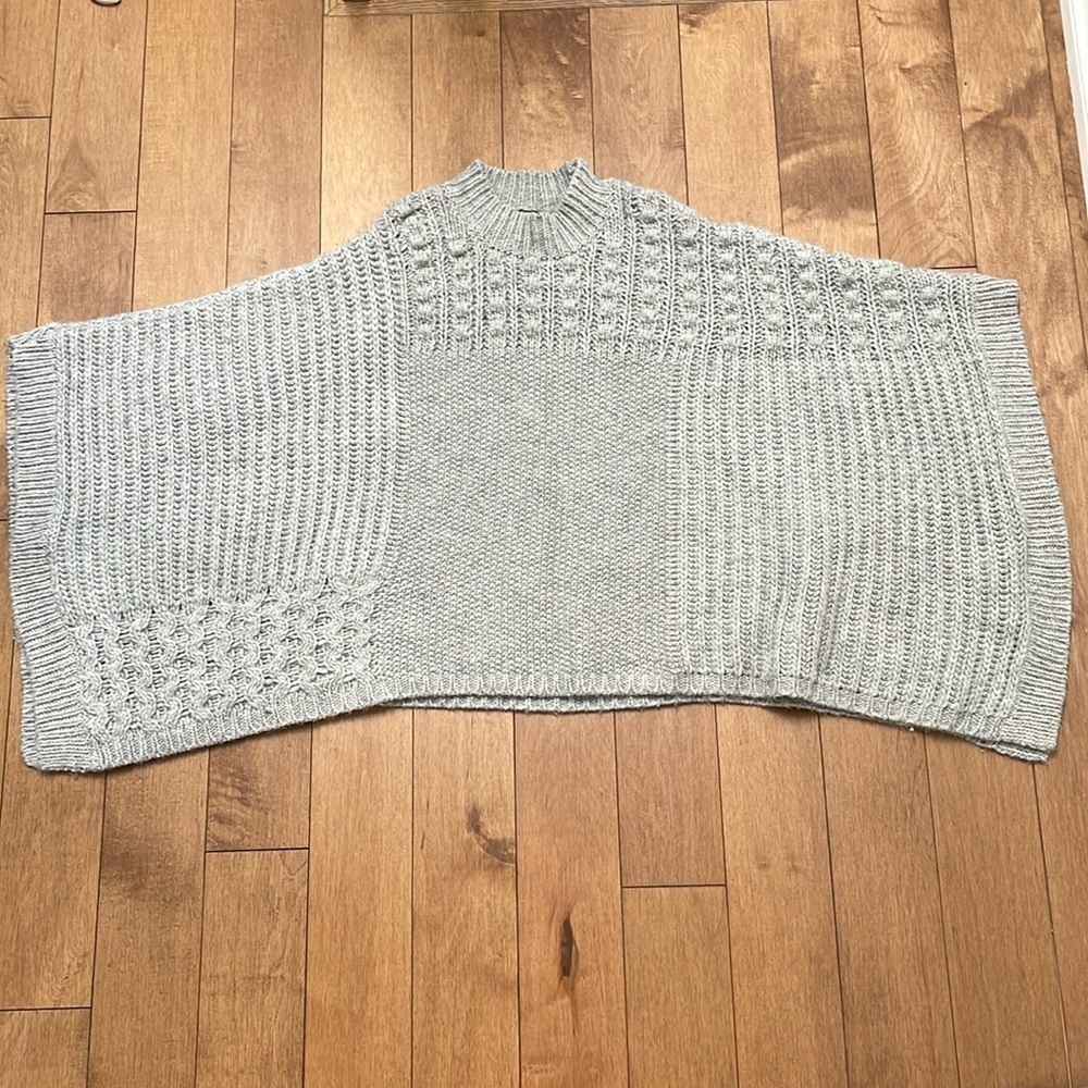 Club Monaco Janeen Gray Thick Knitted Poncho Sweater M L Alpaca Merino Wool - Picture 7 of 11